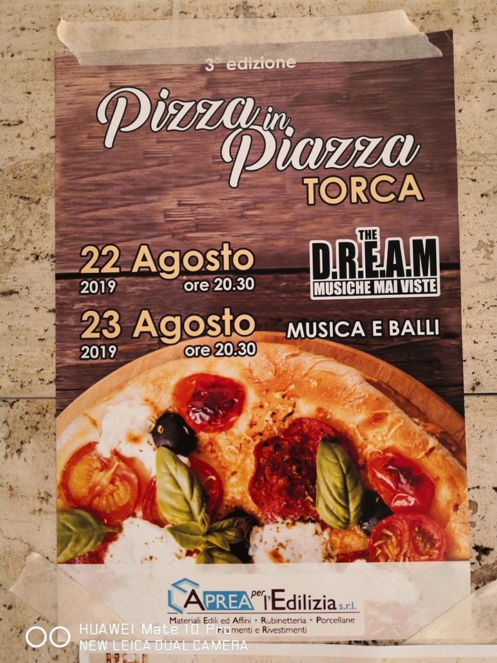 L'immagine puÃ² contenere: pizza e cibo